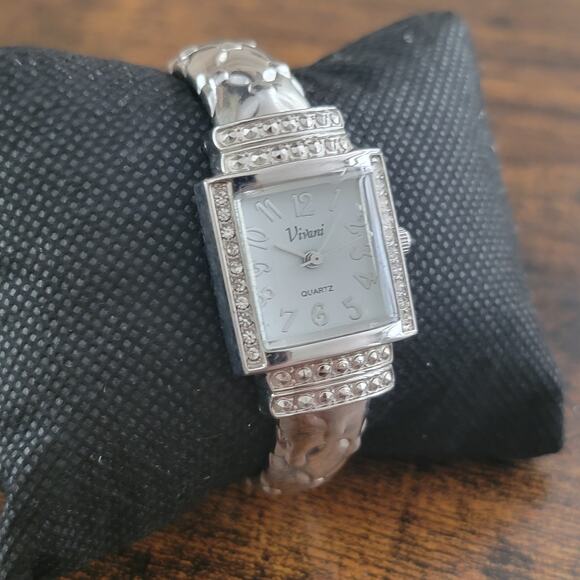 Vintage Watches Vivani Ladies Silver Quartz Bracelet Watch with Rhinestones - Picture 3 of 10